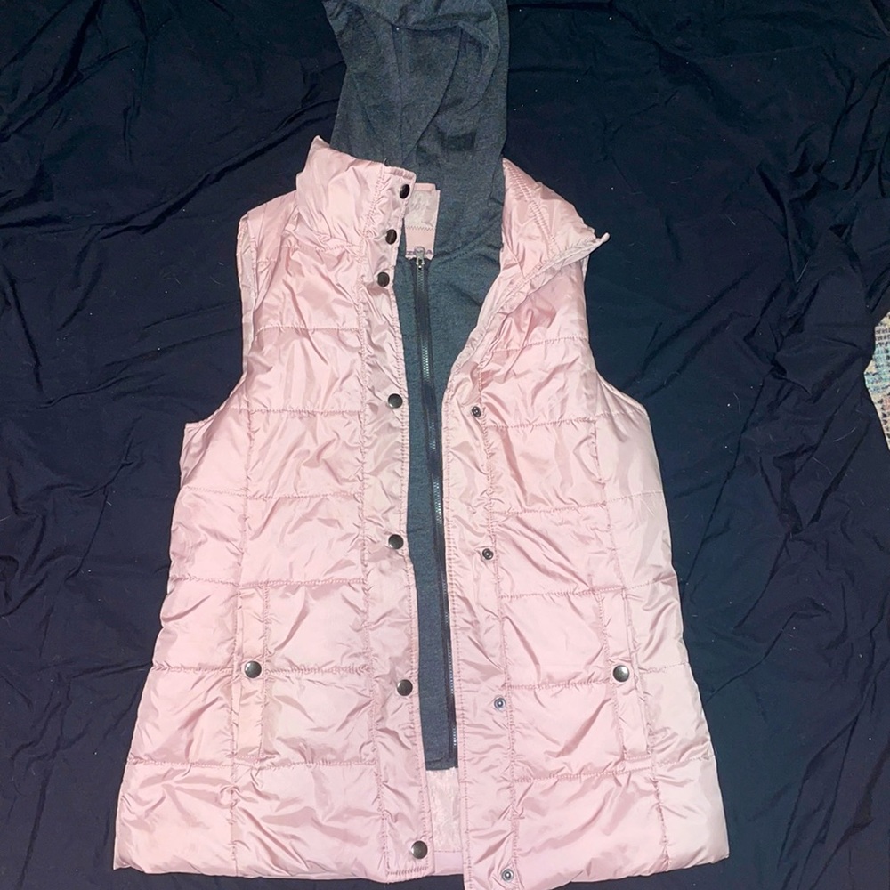 Arizona Jean Co. BABY PINK hooded vest!!! Zip/button up MEDIUM